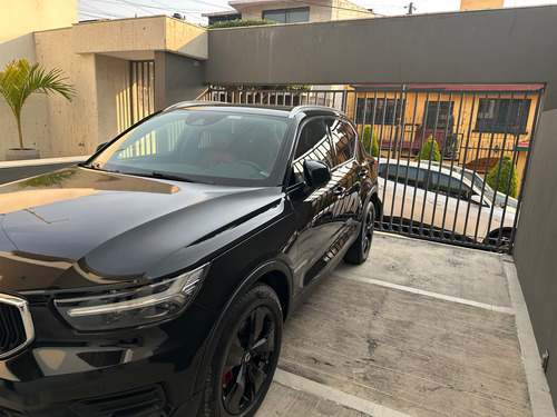 Volvo XC40 Volvo XC40 Momentum T4 motor 2.0 lts 4 cil