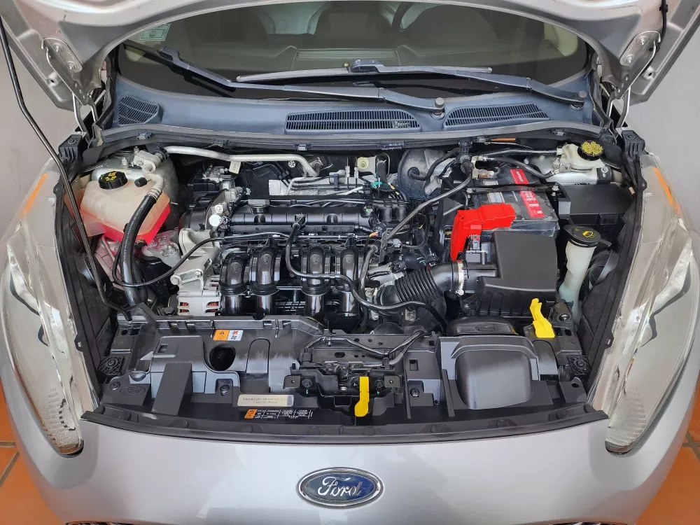 Ford Fiesta Kinetic Design 1.6 Sedan Titanium 120cv