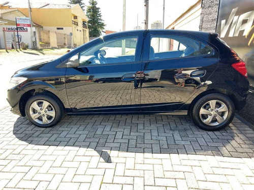 Imagem 8 de 15 de Chevrolet Onix 1.0 Mpfi Ls 8v Flex 4p Manual 2015