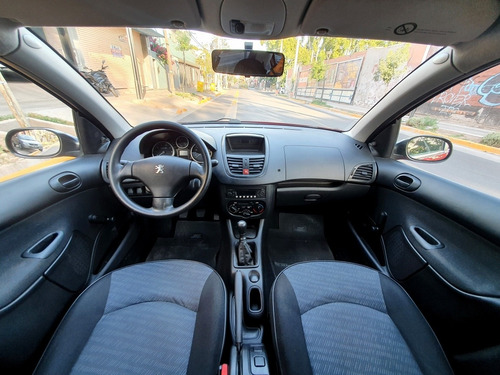 Peugeot 207 1.4 Sedan Xr 2010
