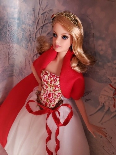 Barbie Holiday 2010 (Usado)