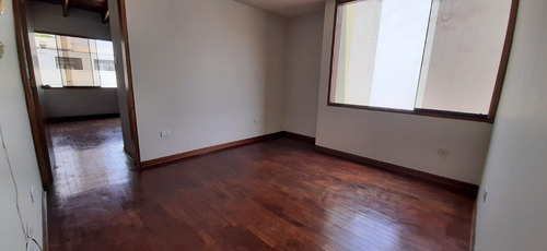 Vendo Casa Urb El Derby Surco. Terr. 528m2, Const. 225m2