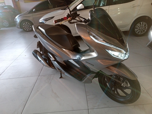 Imagem 3 de 10 de Honda Pcx 150