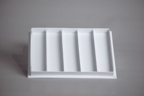 Imagen 2 de 3 de Caja Masas 1/2kg 5 Div (5,2cm) 25,5x19,5x6cm (x36u) 014b5