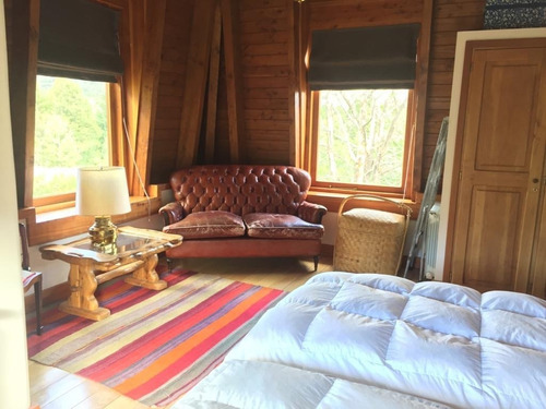 Imagen 13 de 17 de Casa Muy Confortable En Barrio Privado, Con Quincho, Playa, Pileta Climatizada Y Club House En Bariloche