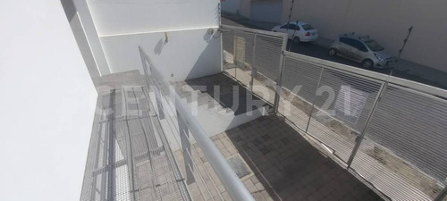 Casa En Renta, Cerro De Chapultepec 221, Colinas Del Cimatario, Querétaro, Qro.