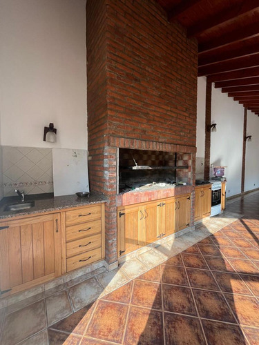 Casa En Inmejorable Zona!!