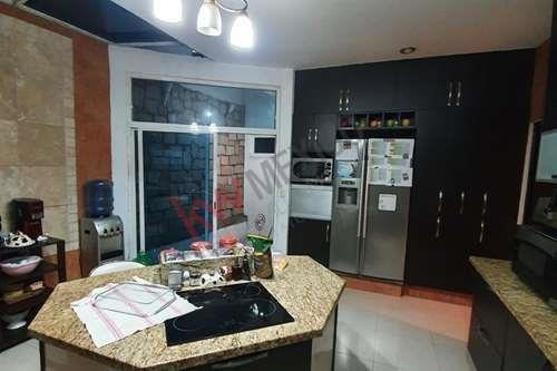 Imagen 13 de 25 de Casa Amueblada En Venta En El Vecindario Colinas De San Miguel