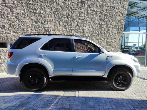 Toyota Sw4 3.0 Srv Cuero I 171cv 4x4