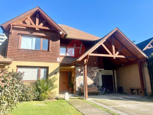 Casa En Venta De 4 Dorm. En Temuco