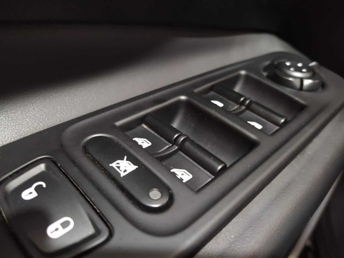 Imagen 14 de 24 de Jeep Renegade 2018 1.8 Longitude At6