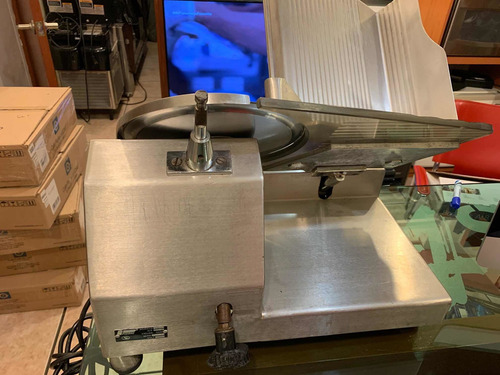 Rebanadora De Carne Y Jamon Pigore Modelo 2526 Servicio Echo (Usado)