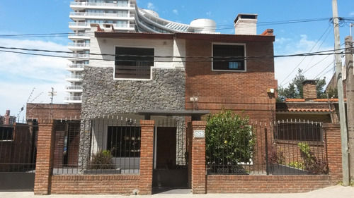 Venta, Malvin , 5 Dormitorios, Barbacoa , Divina Casa