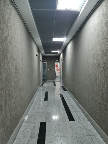 Alquila Moderna Oficina Ubicada En La Torre Empresarial Más Exclusiva De La Viña Valencia, Centro A1