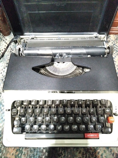 Maquina De Escribir Olivetti Con Estuche Y Cinta