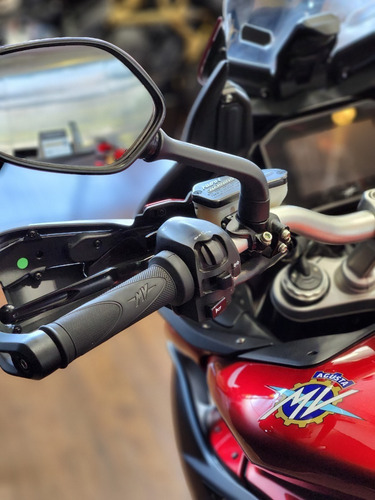 Imagen 9 de 25 de Mv Agusta Turismo Veloce Lusso Bordó