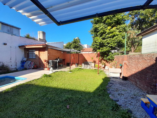 Venta Casa 319m2 Con Patio, Pileta Y Cochera En Don Bosco Quilmes, Apto Credito !!!