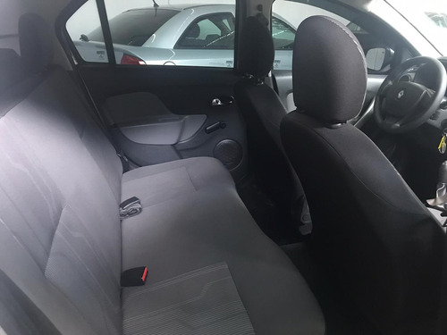 Renault Logan 2016 1.0 16v Expression Hi-flex 4p