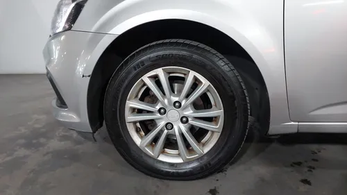 Chevrolet Sonic 1.6 MT D LT