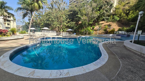 Tg Lindo Apartamento Con Excelentes Areas Sociales, Solarium, Piscina, Cancha De Futbolito, Pozo, Calle Cerrada. En Venta En La Tahona 25-18320 Ys
