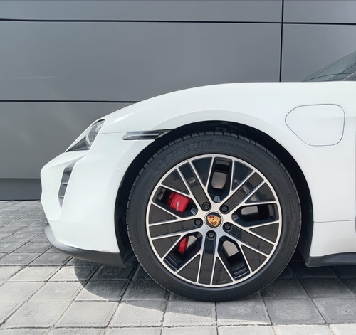 Porsche Taycan Gts 590hp