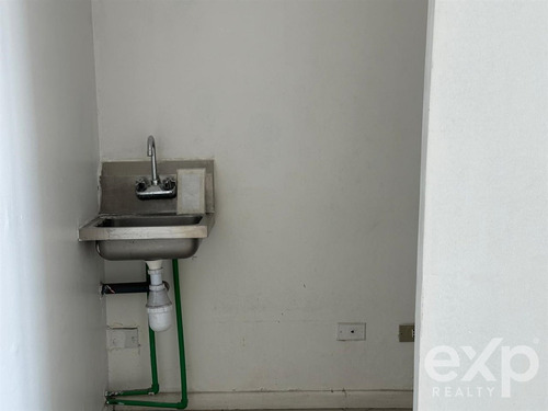 Arriendo Local Comercial Con Alto Trafico En Avda La Dehesa