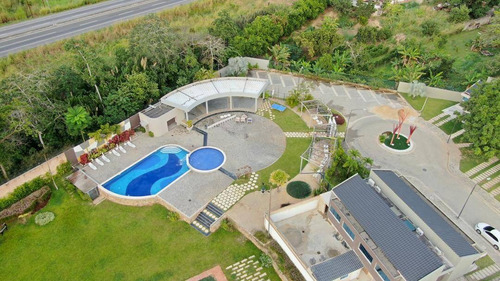 En Venta De Townhouse En Conj. Resd. Casa Verde San Diego Planta 100%