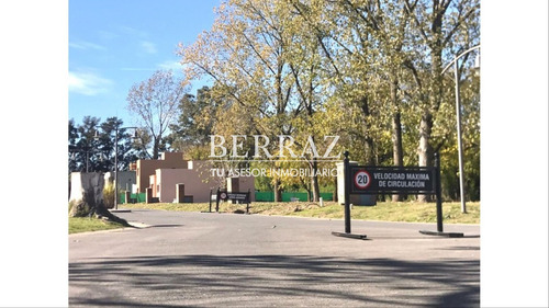 Lote En Venta En Barrio La Josefina Pilar De 200 M2