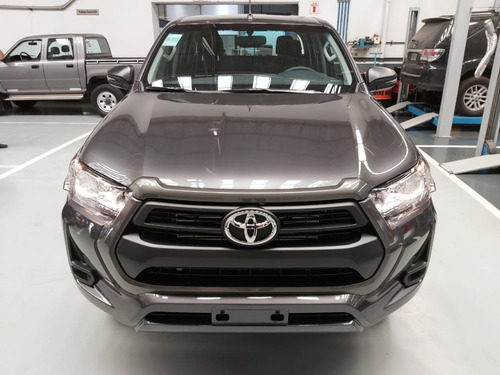 Toyota Hilux 4x2 Sr 2.4 Tdi 150cv 6m/t