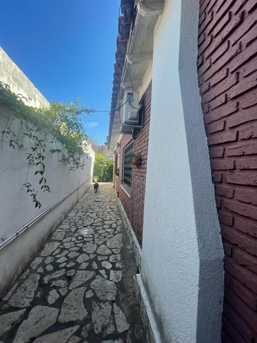 Ituzaingo Norte, Zona Recidensial, A Metros De Av Santa Rosa, Chalet Colonial