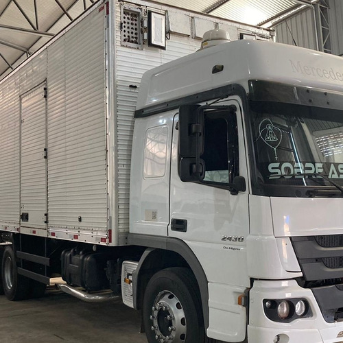 Imagem 13 de 15 de Mercedes Benz Atego 2430 Gabina Leito Motor 80.000 Km
