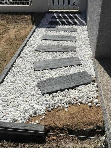 Imagen 2 de 4 de Piedra Granza Blanca Mármol Jardín Decoración X 25 Kg Oferta