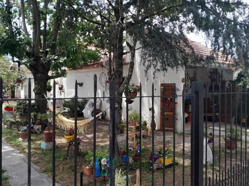 Casa En Venta - 3 Dormitorios 2 Baños 5 Cocheras - 450mts2 - Santa Teresita