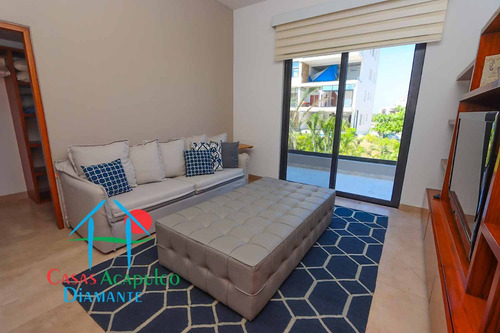 Cad Delta 4. Terraza Con Alberca Y Jardín Privados