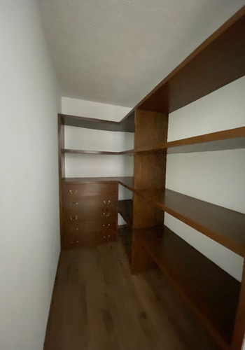 Imagen 11 de 22 de Casa En Venta Totalmente Remodelada Con 3 Recs En Barrio Del