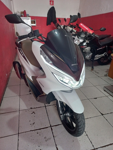 Imagem 6 de 15 de Honda Pcx 150 Dlx 2021 Com Apenas 4196km Super Nova