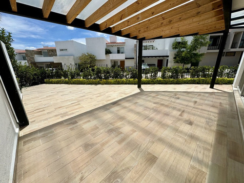 Esquina Con Doble Frente- La Vista Residencial