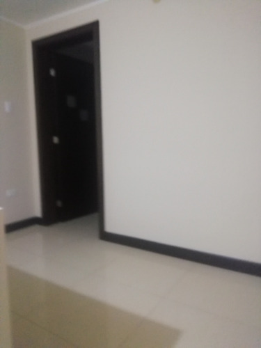 Imagen 3 de 11 de Cómoda Suite Para Estudiante, O Profesional .