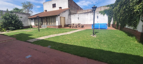 Venta En Block, Casa De 5 Ambiente + Galpón De Loza