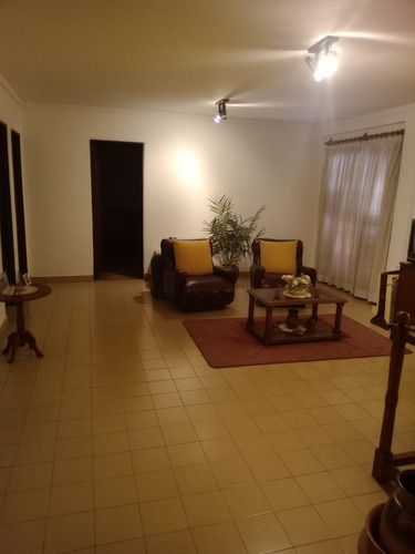 Venta Hermosa Casa Zona Plaza De Las Carretas Estación Muñiz Ubicación De Privilegio