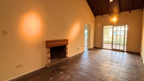 Casa En Villa Elisa De 3 Dormitorios Con Parque