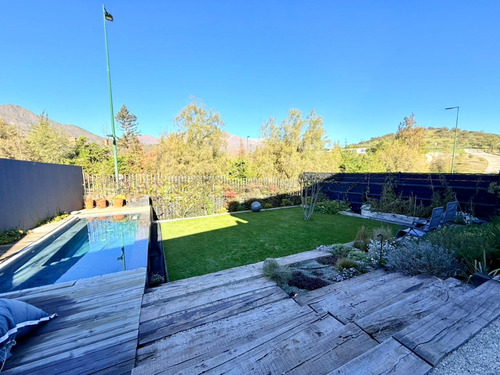 Arriendo Moderna Casa En Condominio Valle Escondido 3d+4b