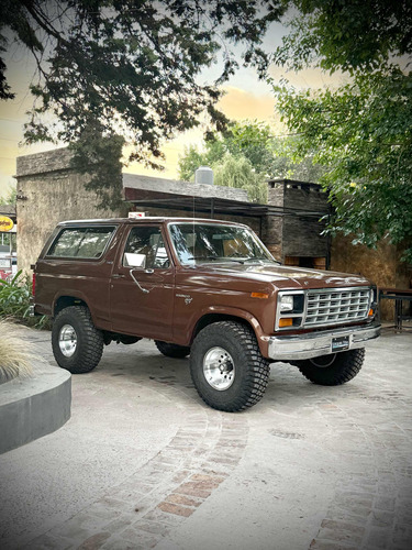 Ford Bronco V8
