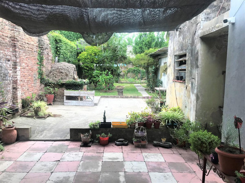 Casa. 3 Dormitorios.2 Baños.fondo.quincho.parrilla.cochera.bernal Este