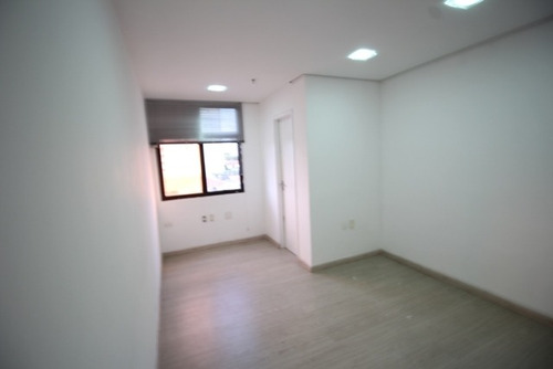 Imagem 2 de 14 de Sala Comercial À Venda Na Rua Américo Brasiliense, Alto Da Boa Vista, São Paulo - Sp - Liv-2427