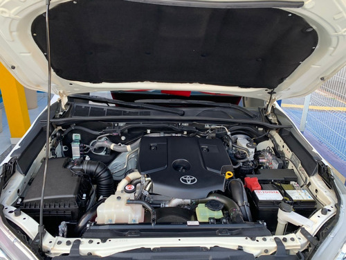 Imagem 9 de 10 de Toyota/ Hilux Sr 2.8 Tdi 4x4 Automático 2017