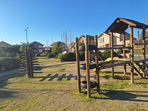 Excelente Casa Remodelada, En Condominio De Linderos