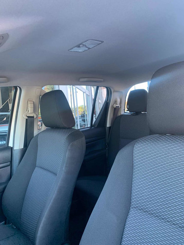 Imagen 7 de 15 de Toyota Hilux 2016 2.4 Cd Dx 150cv 4x2