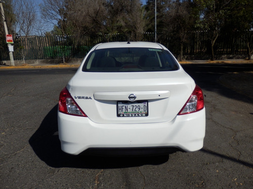 Imagen 3 de 15 de Nissan Versa 2019