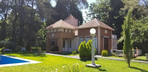 Permuta O Venta Hermosa Casaquinta O Permanente - 2 Casas
